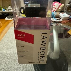 Jawbone Icon The Hero Noise Asssassin 2.5 Brand New